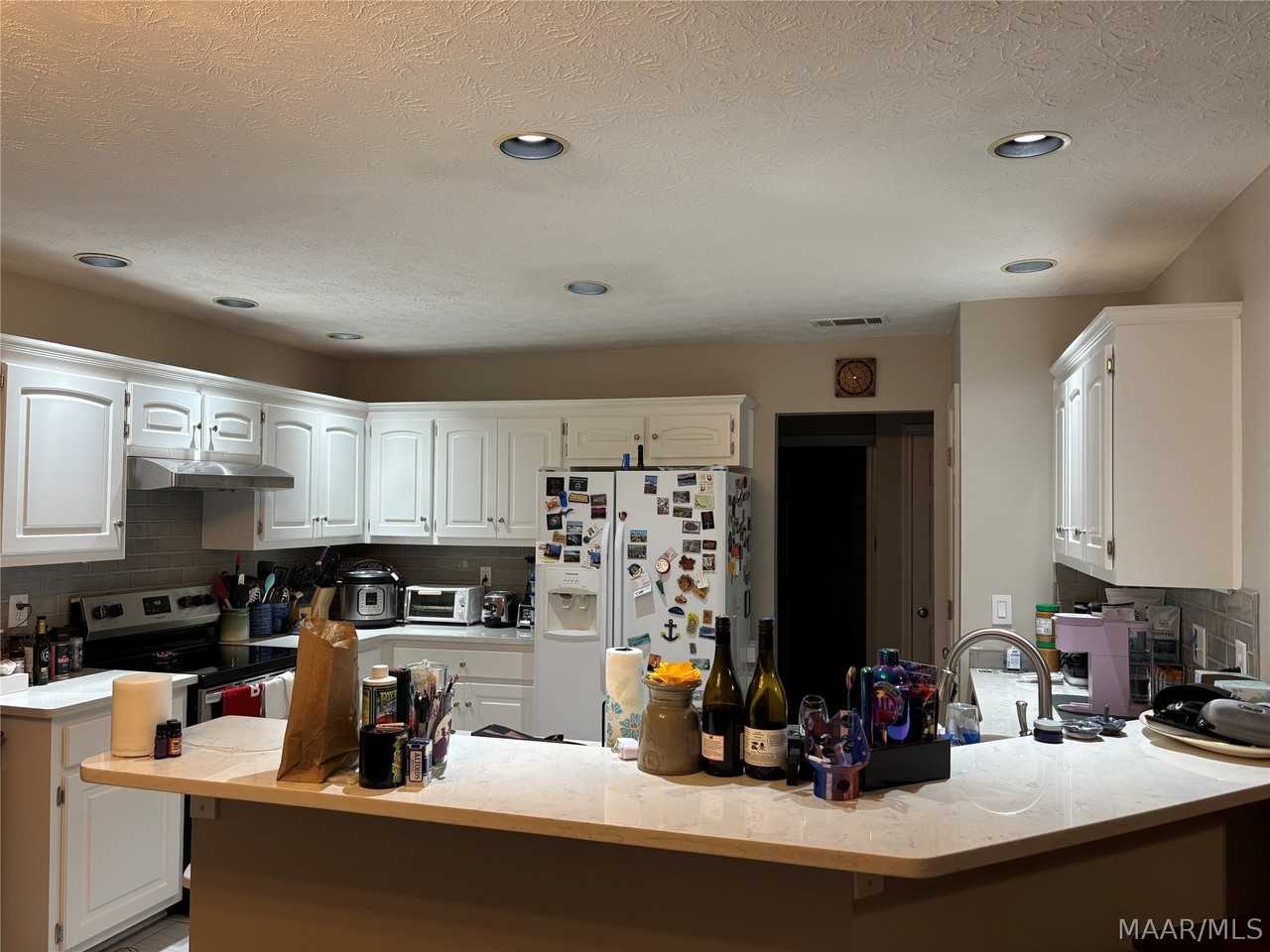 1136 Hallwood Ln - Photo 5 of 19