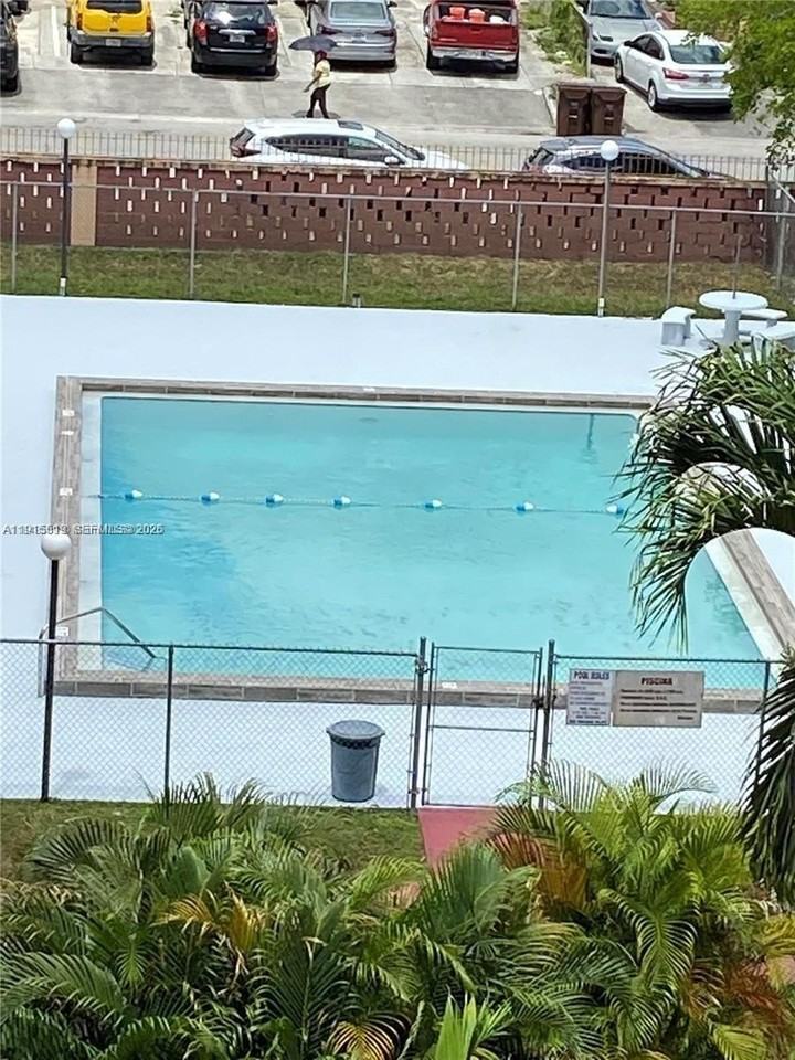 440 E 23rd St #1305 - Photo 4 of 15