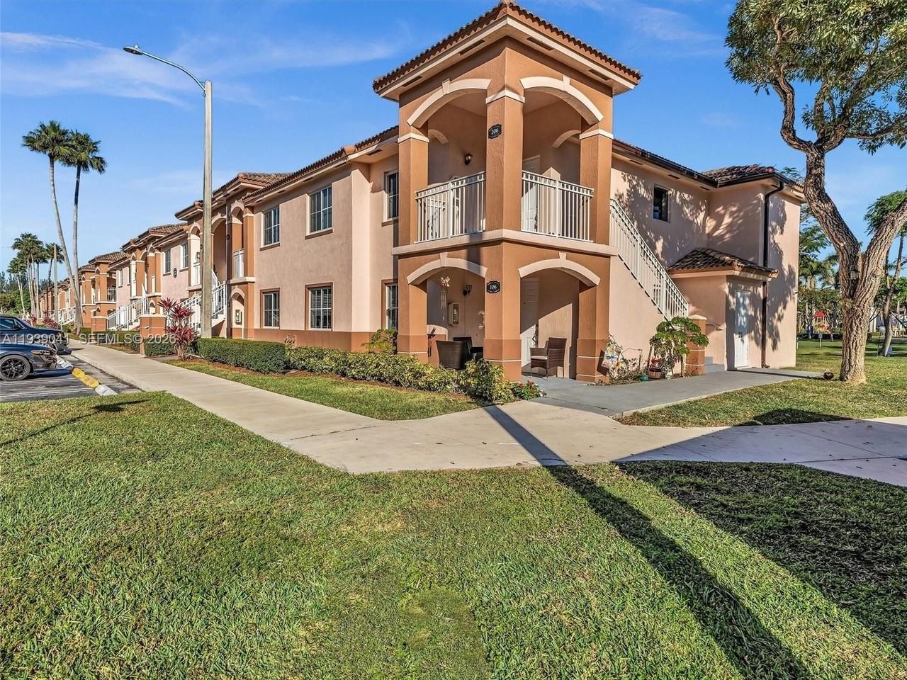 1271 Se 28th Ct #105