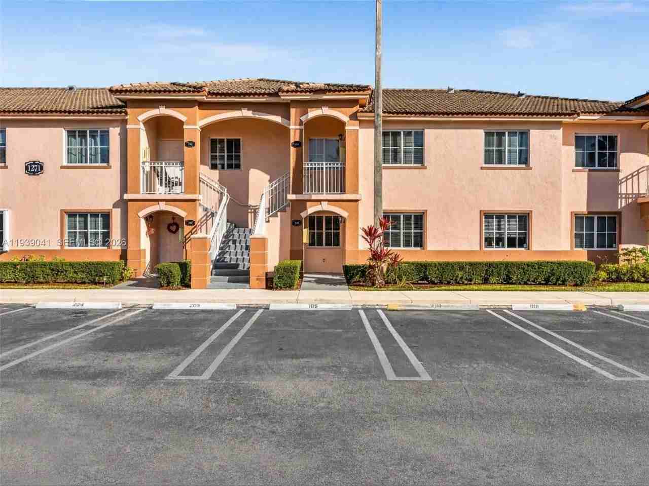 1271 Se 28th Ct #105 - Photo 2 of 47