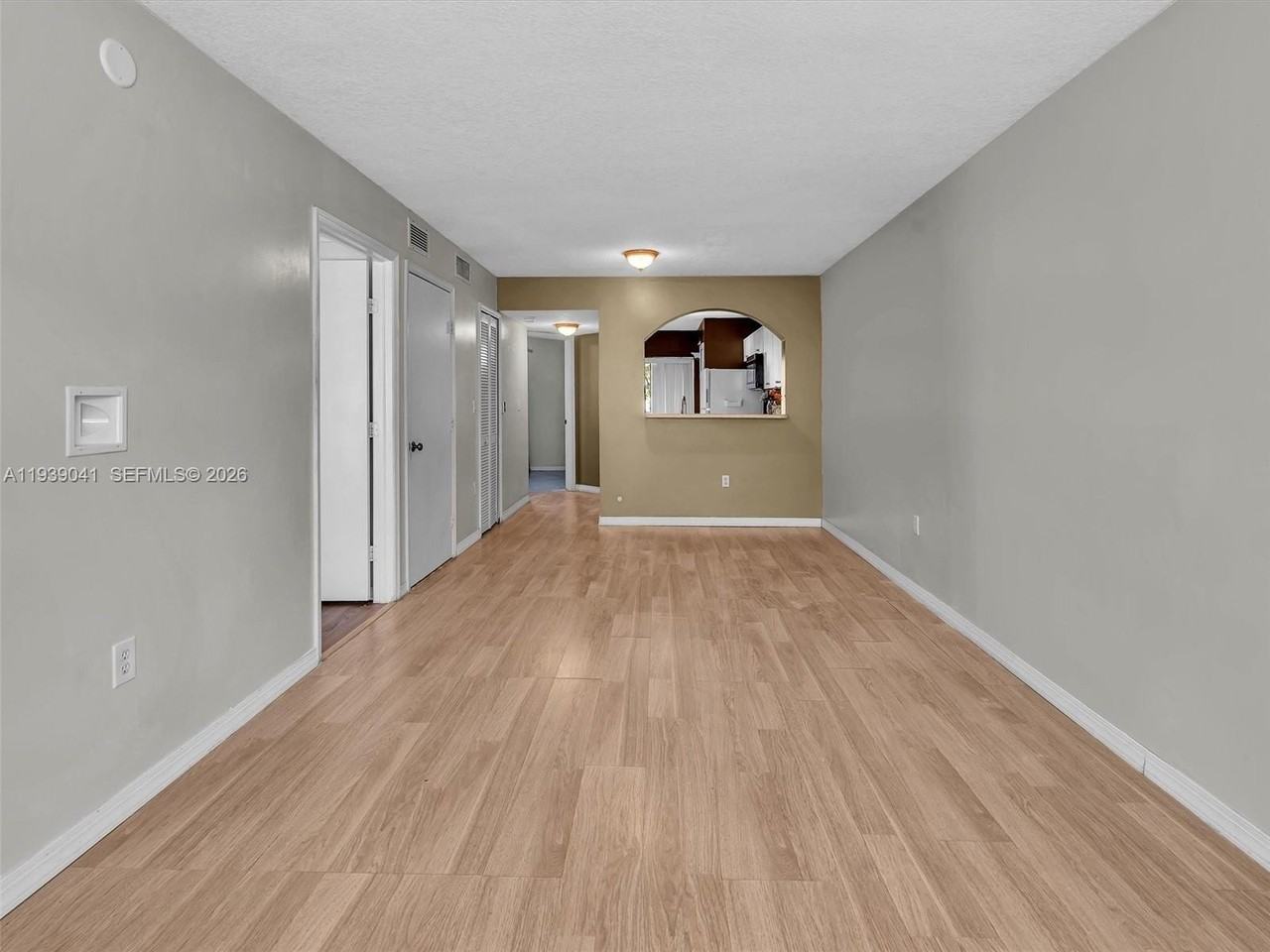 1271 Se 28th Ct #105 - Photo 6 of 47