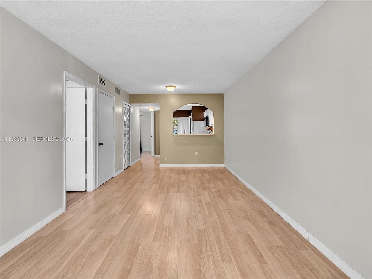 1271 Se 28th Ct #105 - Photo 7 of 47