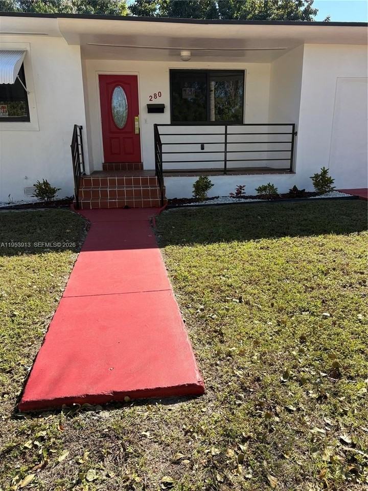 280 Ne 48th Ter - Photo 2 of 21