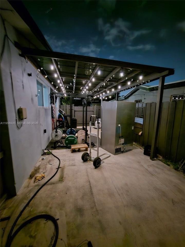 2282 2282 NW 152nd St - Photo 4 of 23