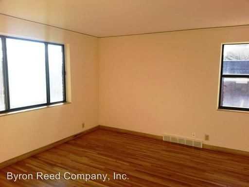 806 N 48th St - Photo 2 of 11