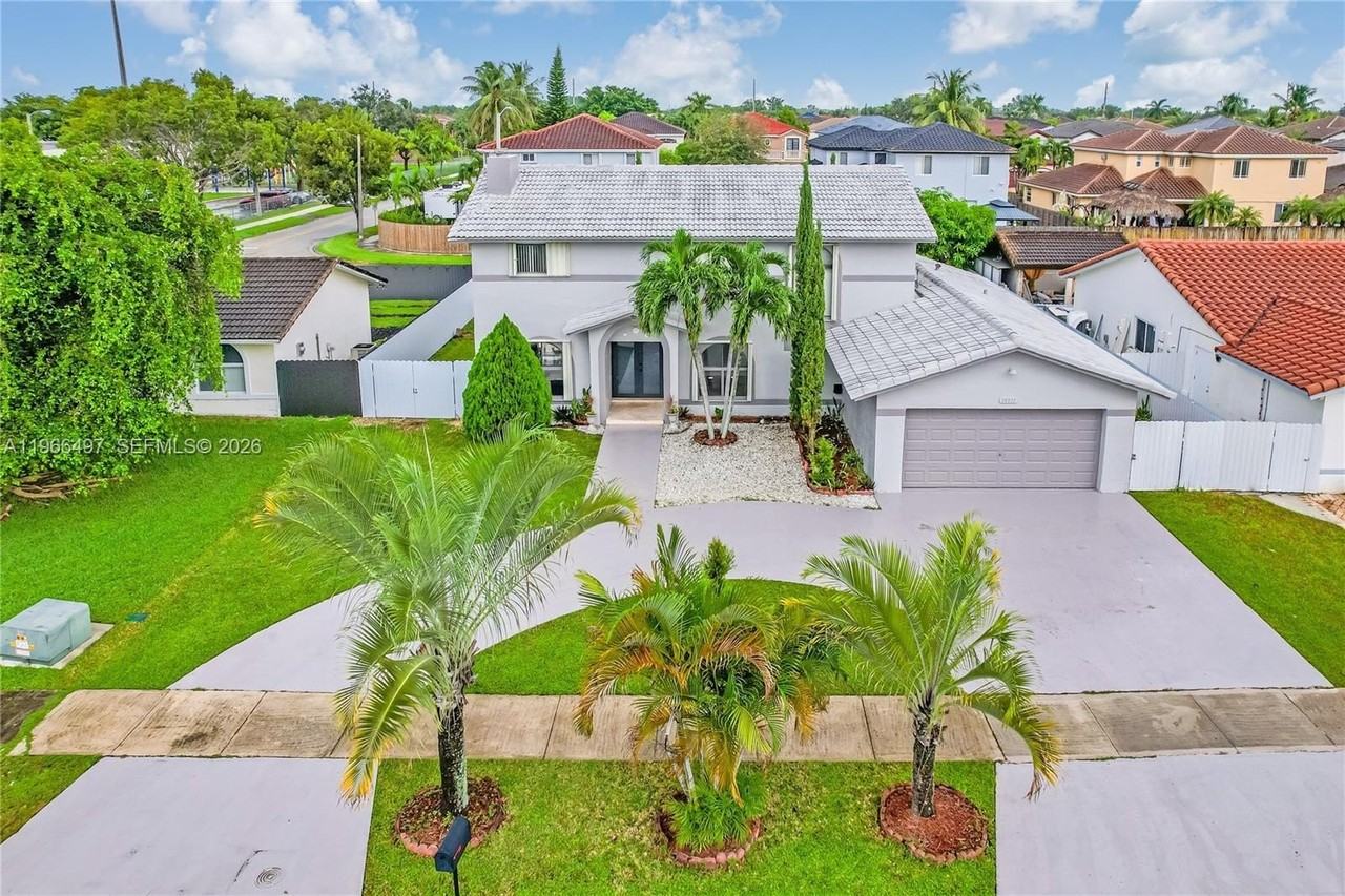 14011 Sw 156th Ter - Photo 3 of 35