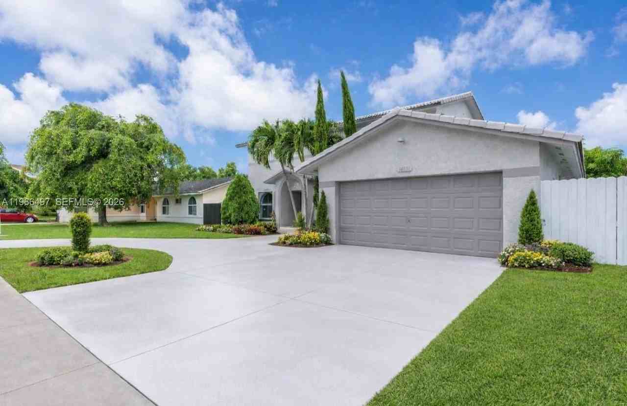 14011 Sw 156th Ter - Photo 5 of 35