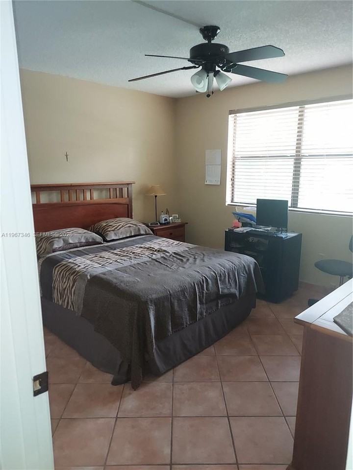 14940 Sw 49th Ln #8A - Photo 3 of 12