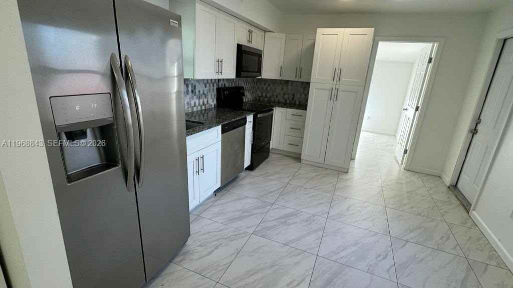 2275 Nw 99th Ter - Photo 2 of 15