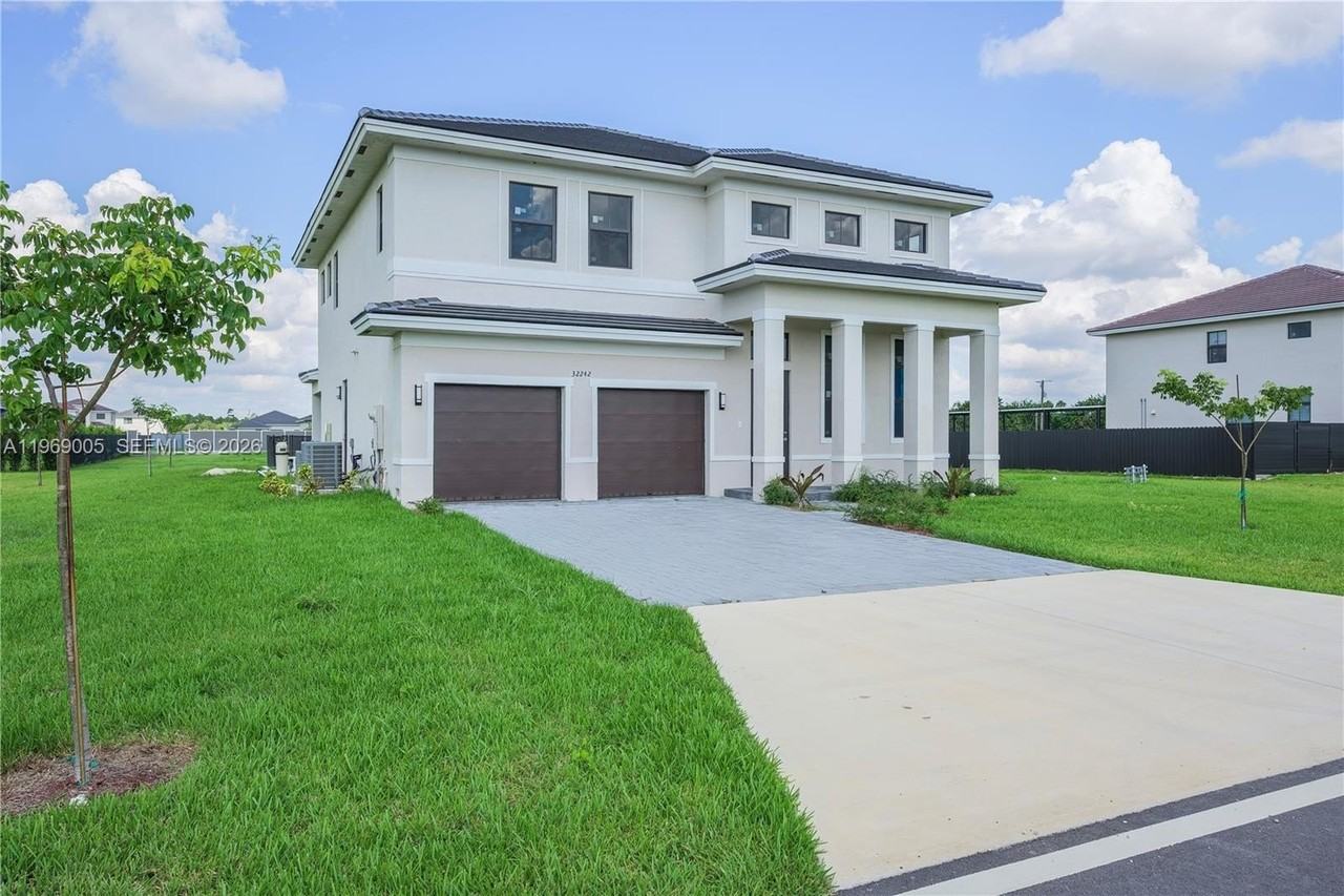 32242 Sw 194th Ave - Photo 2 of 42