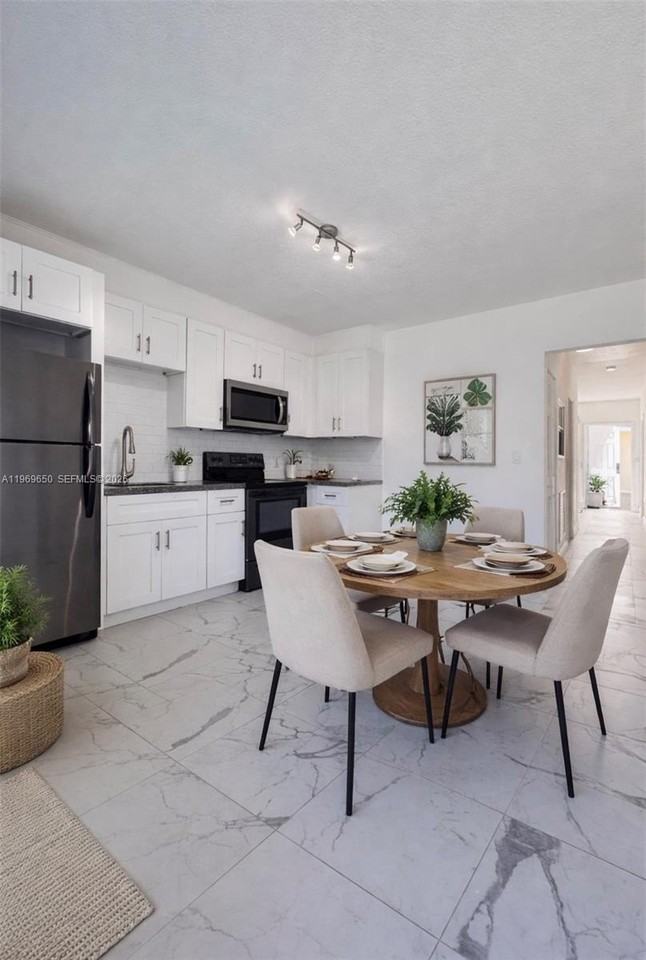 903 80th St #2 - Photo 4 of 15