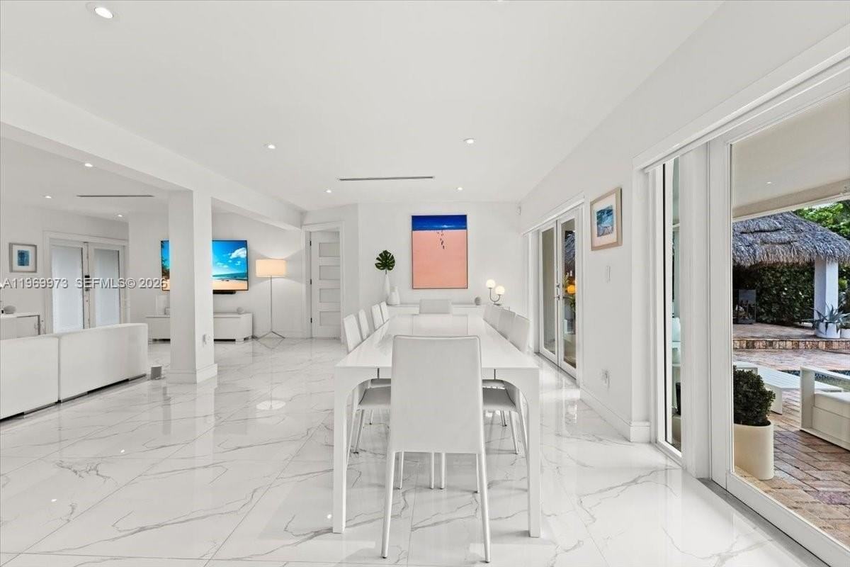 12930 Oleander Rd - Photo 7 of 45