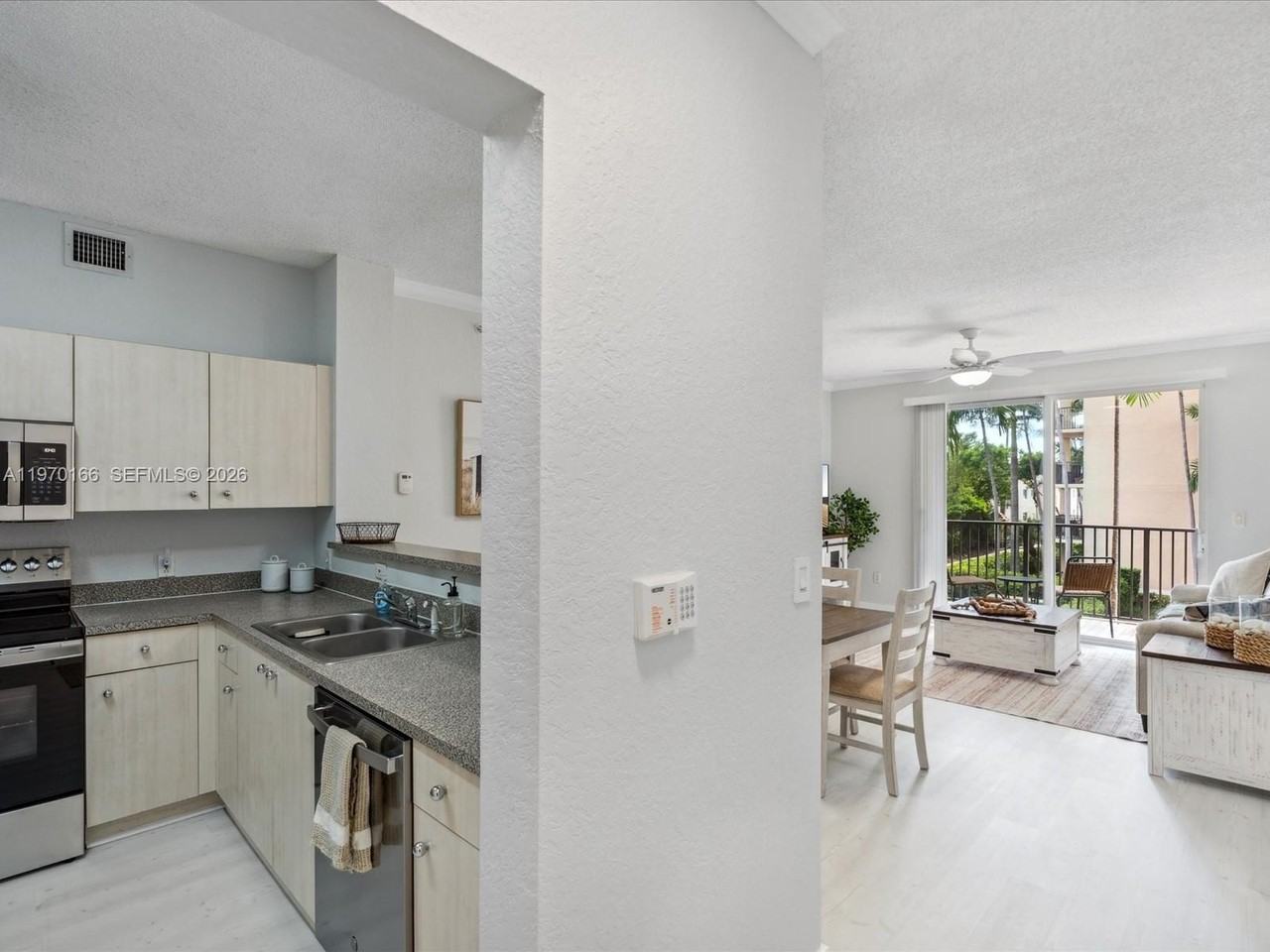 1803 N Flagler Dr #213 - Photo 4 of 36