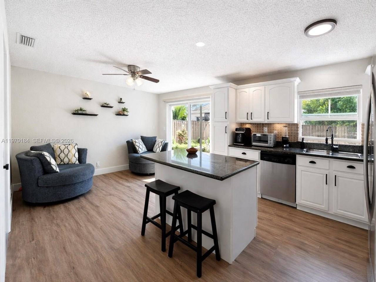 10708 Nw 12th Mnr - Photo 4 of 29