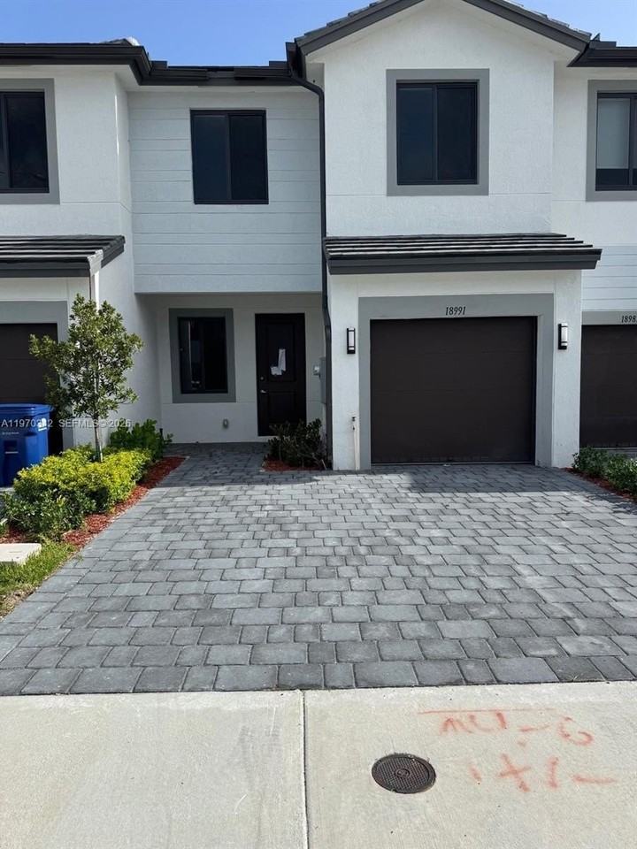 18979 Sw 345th Ter #18979 - Photo 2 of 14