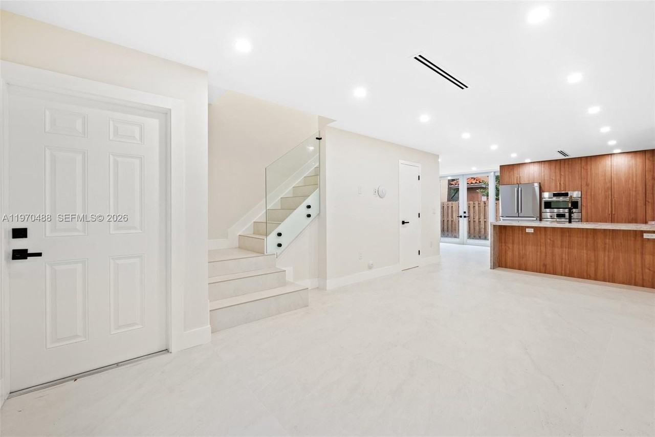 8511 Nw 141st Ter #405 - Photo 4 of 25