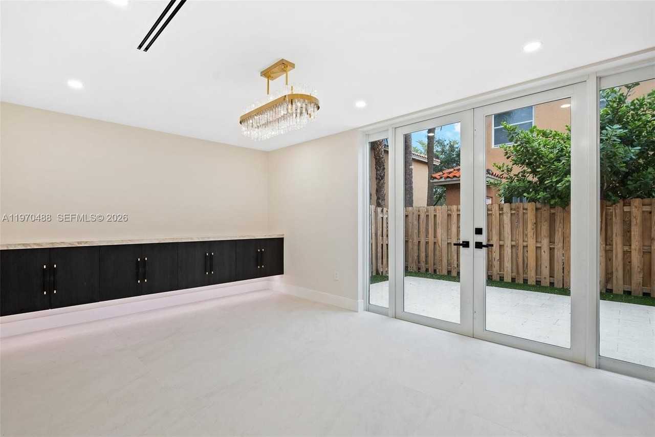 8511 Nw 141st Ter #405 - Photo 7 of 25