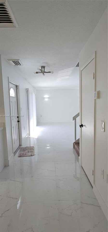 3310 Meridian Way S #B - Photo 4 of 29