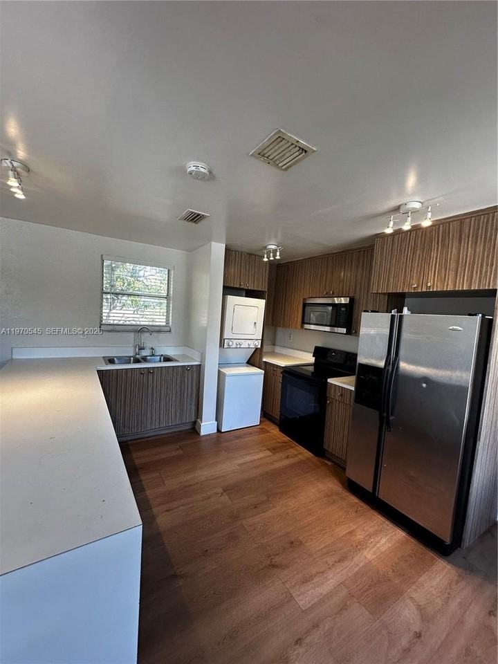 5903 N Miami Ave #5903 - Photo 4 of 28