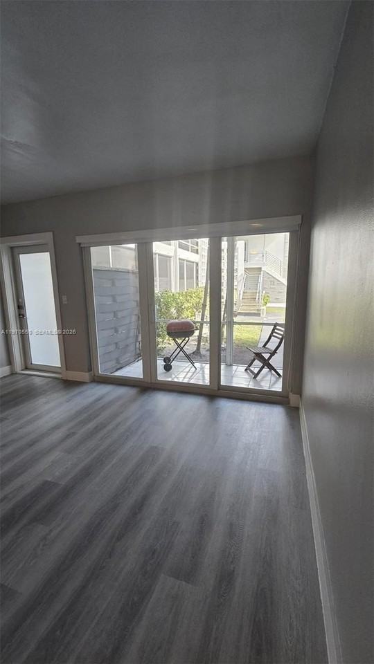 9200 E Bay Harbor Dr #6 - Photo 2 of 9