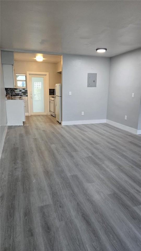 9200 E Bay Harbor Dr #6 - Photo 4 of 9