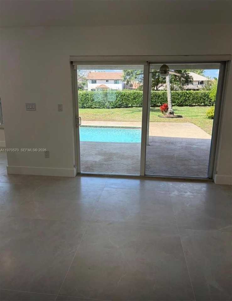 801 Amherst Ave - Photo 3 of 22