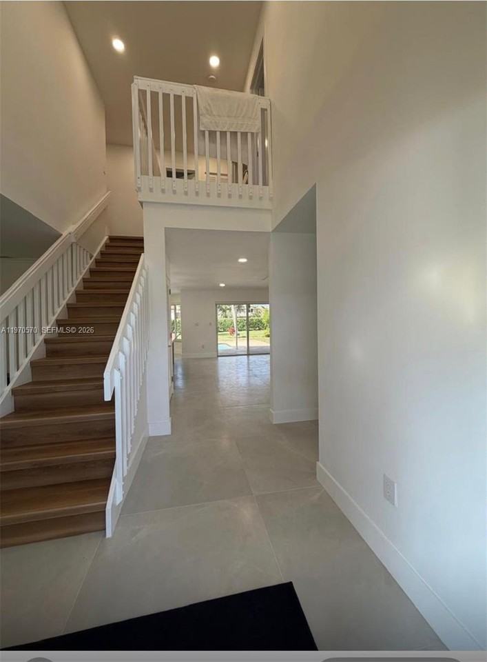 801 Amherst Ave - Photo 5 of 22