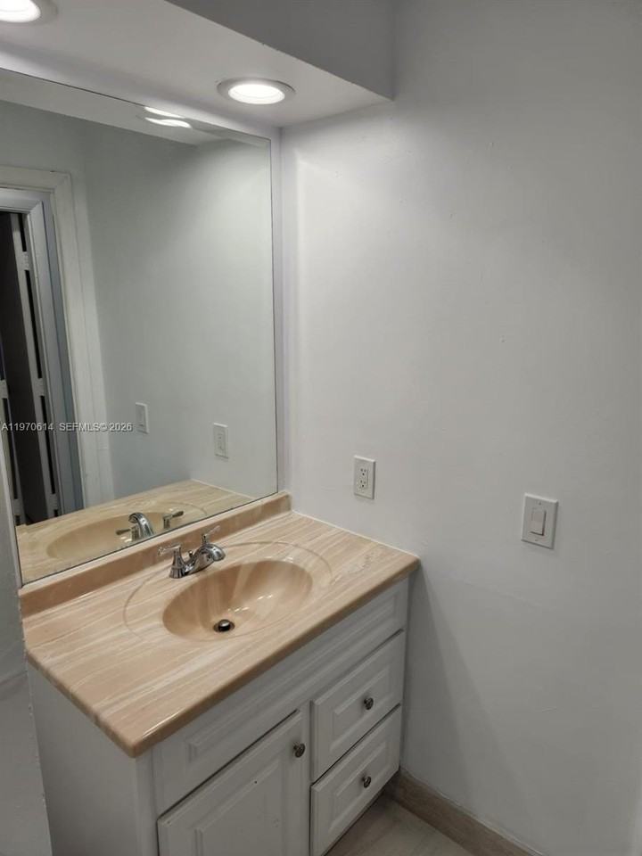 3816 Sw 68th Way #14F - Photo 6 of 32