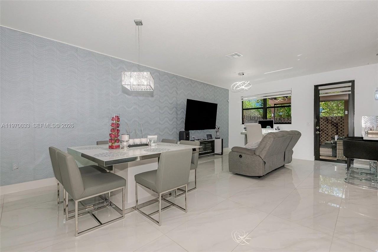 7902 Nw 105th Ct #7902 - Photo 6 of 33