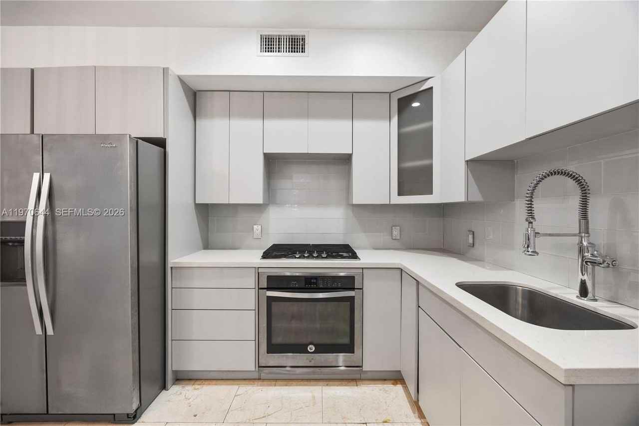 4215 Sheridan Ave #3 - Photo 6 of 14