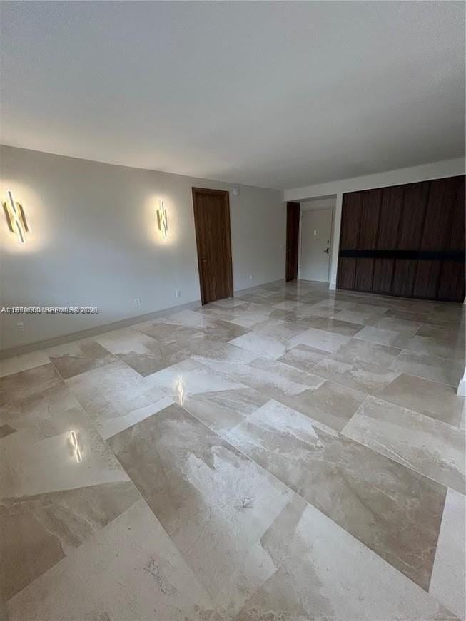 1060 92nd St #7 - Photo 5 of 15