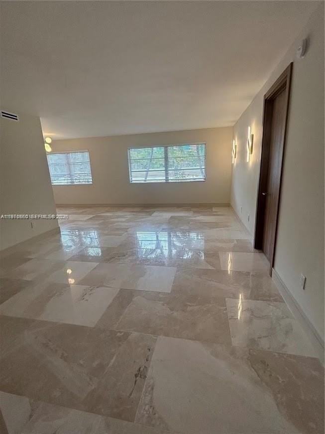 1060 92nd St #7 - Photo 6 of 15