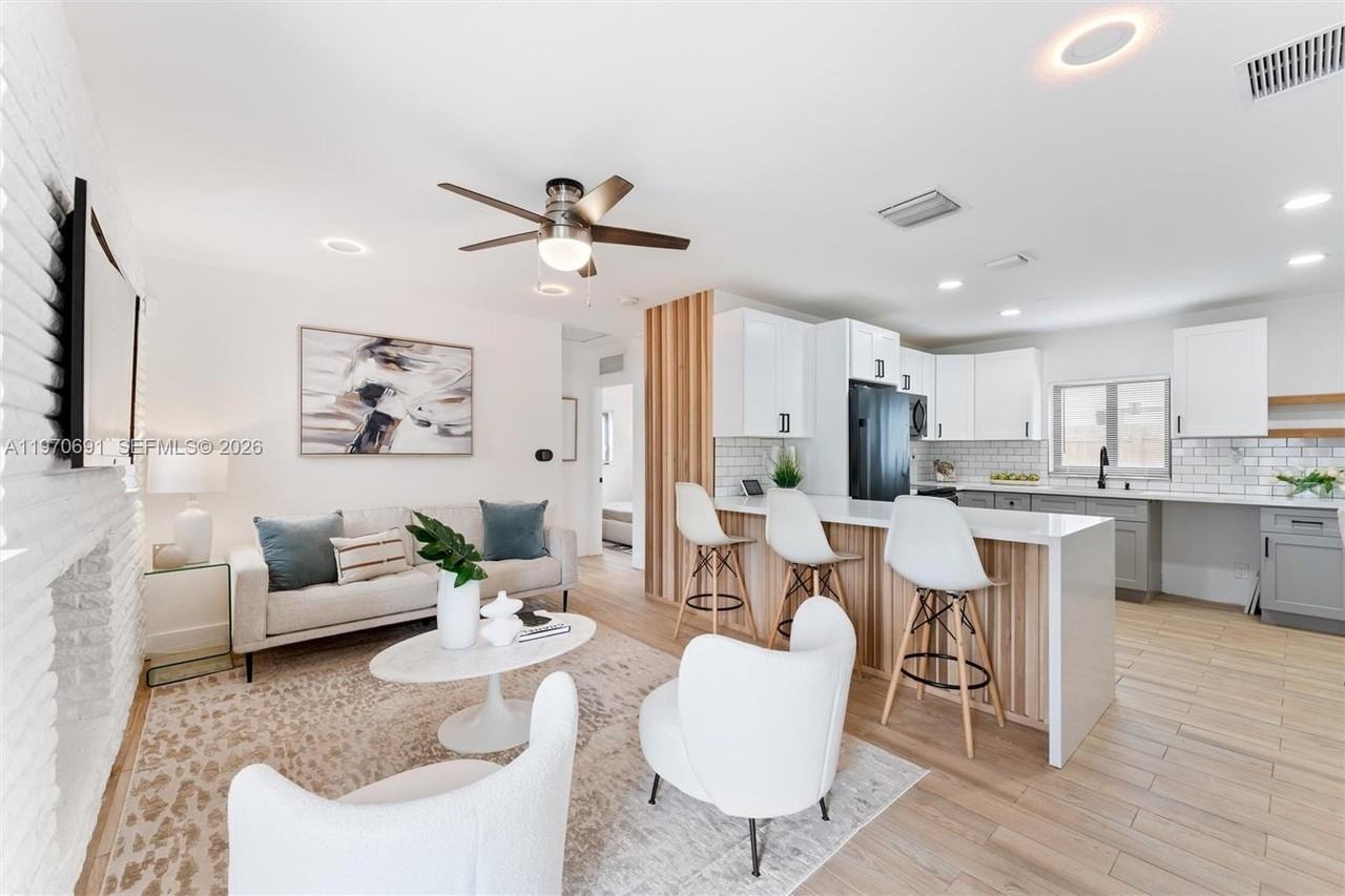 6161 Ne 7th Ave - Photo 4 of 23