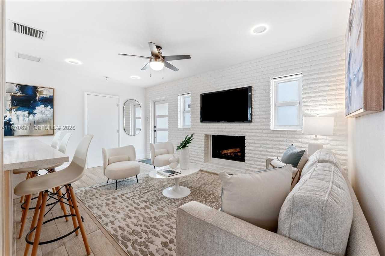 6161 Ne 7th Ave - Photo 6 of 23