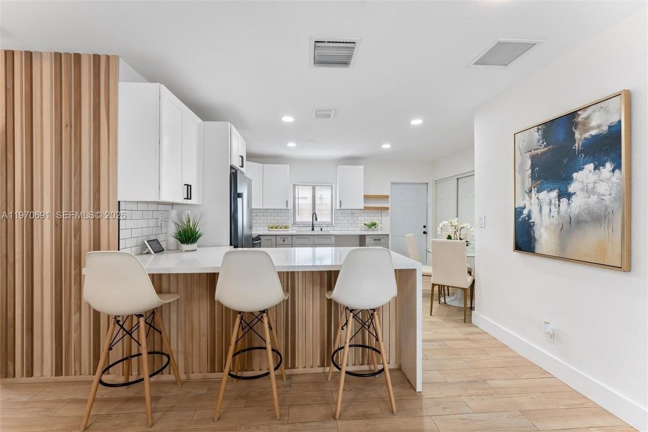 6161 Ne 7th Ave - Photo 7 of 23