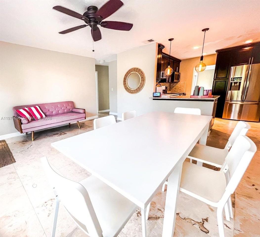 1130 Ne 23rd Pl #0 - Photo 7 of 16