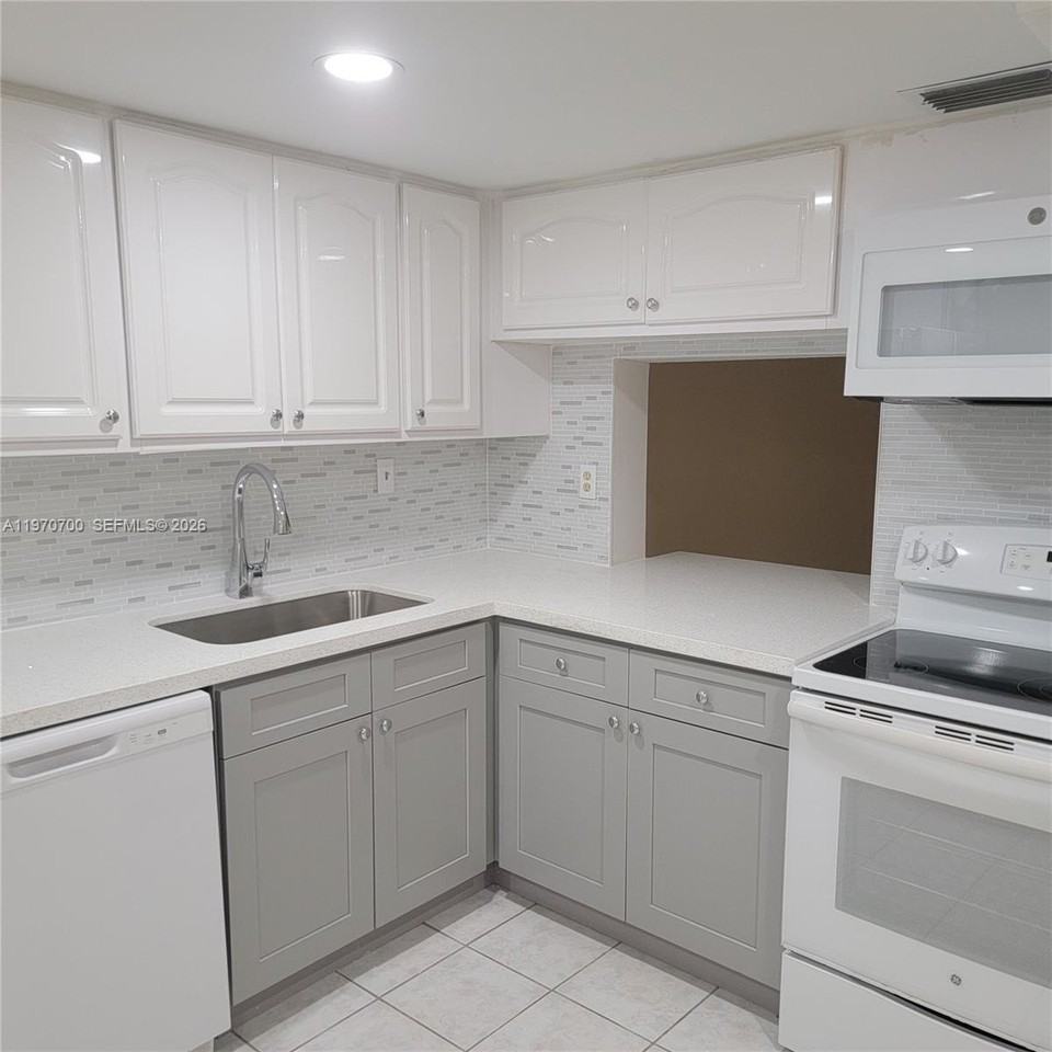 6699 Racquet Club Dr #198 - Photo 3 of 12