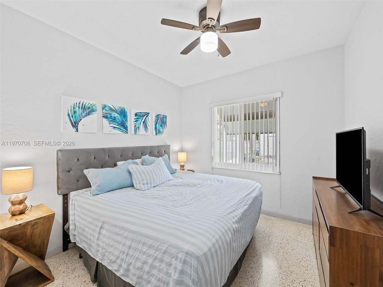 926 Hollywood Blvd #1 - Photo 5 of 9