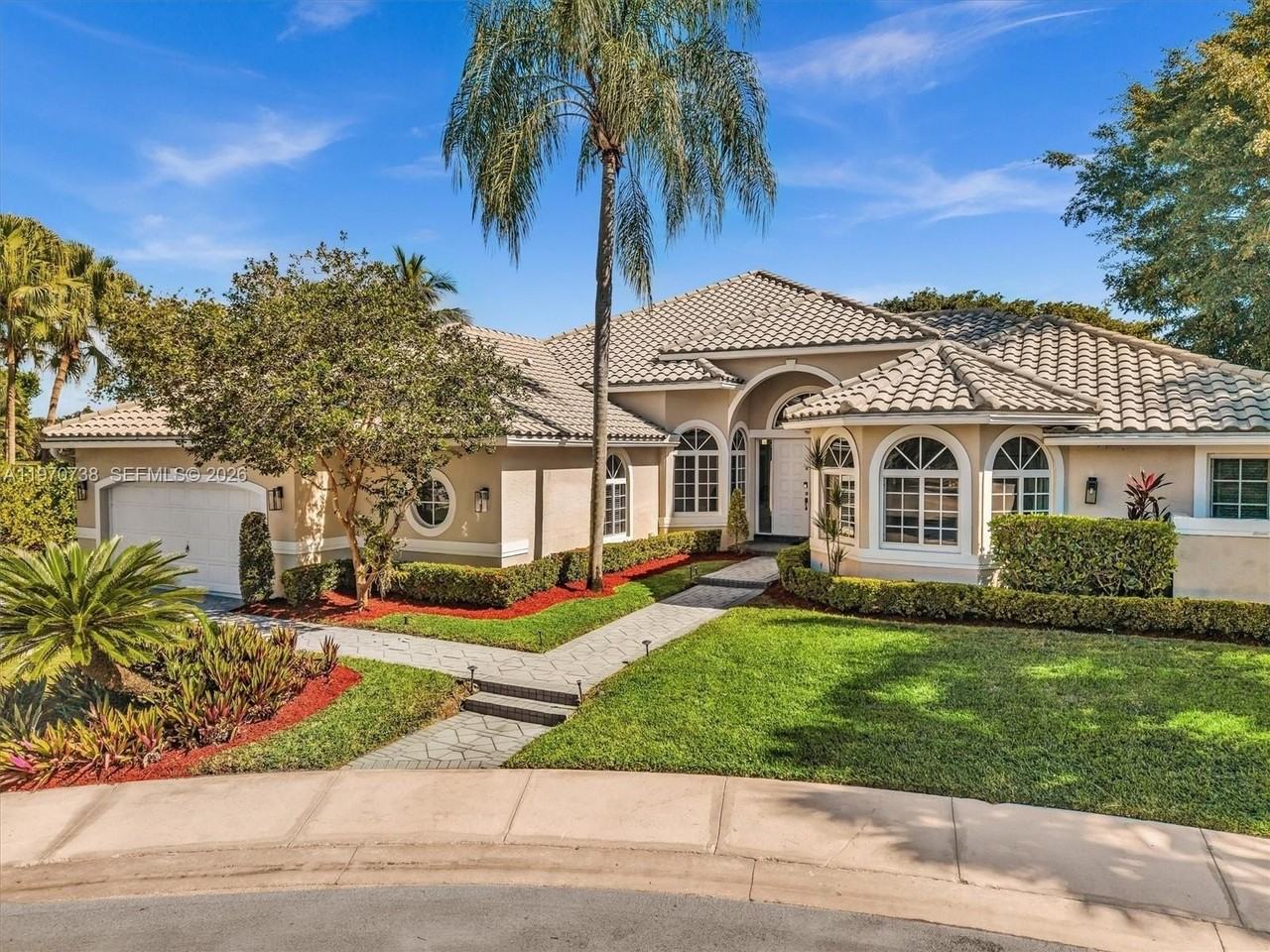 2756 Meadowood Dr #2756 - Photo 3 of 50