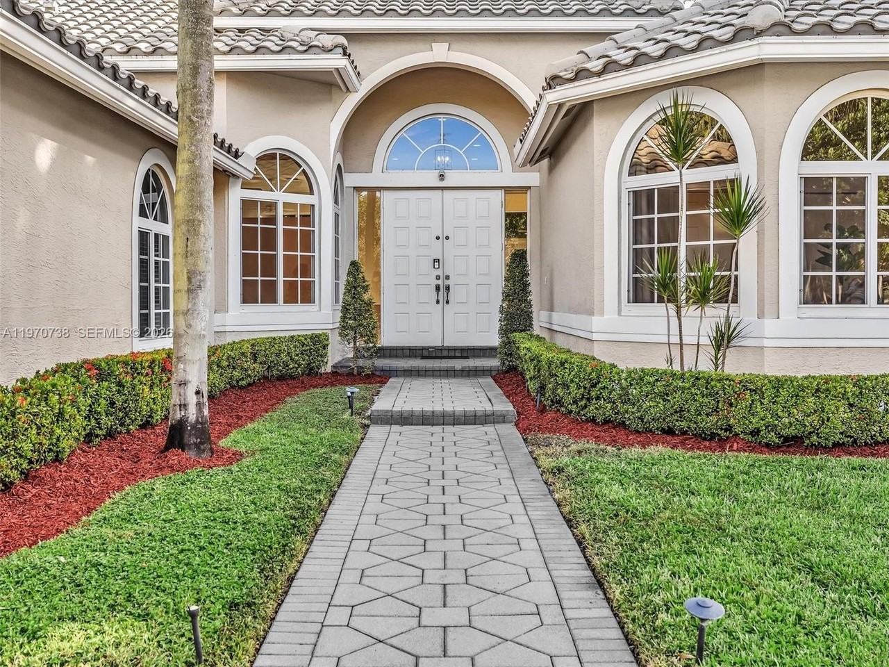 2756 Meadowood Dr #2756 - Photo 7 of 50