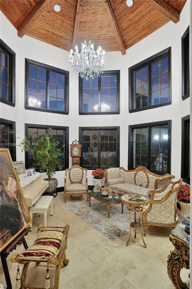 9815 Sw 114th St - Photo 5 of 24