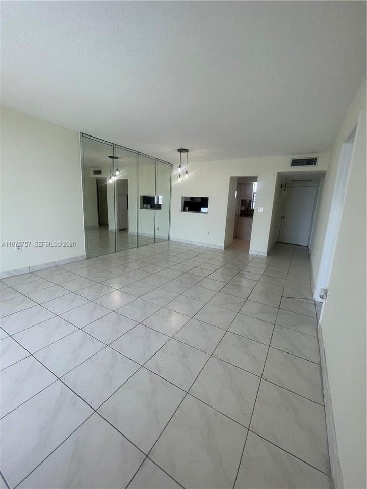 2910 Point East Dr #M511 - Photo 5 of 15