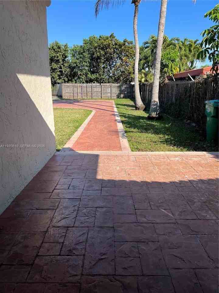 158 Sw 96th Ct #158 - Photo 2 of 10