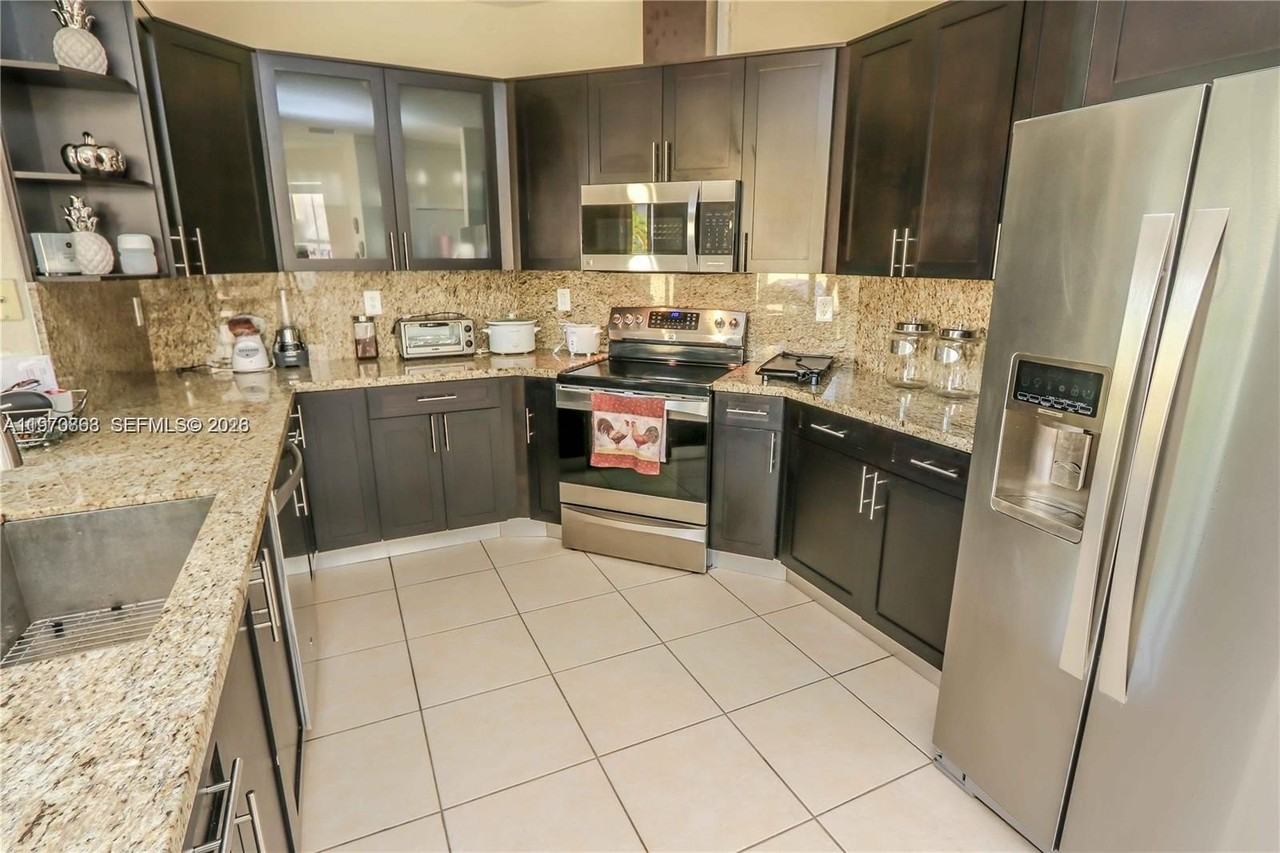 4612 Nw 94th Ct #4612 - Photo 7 of 29