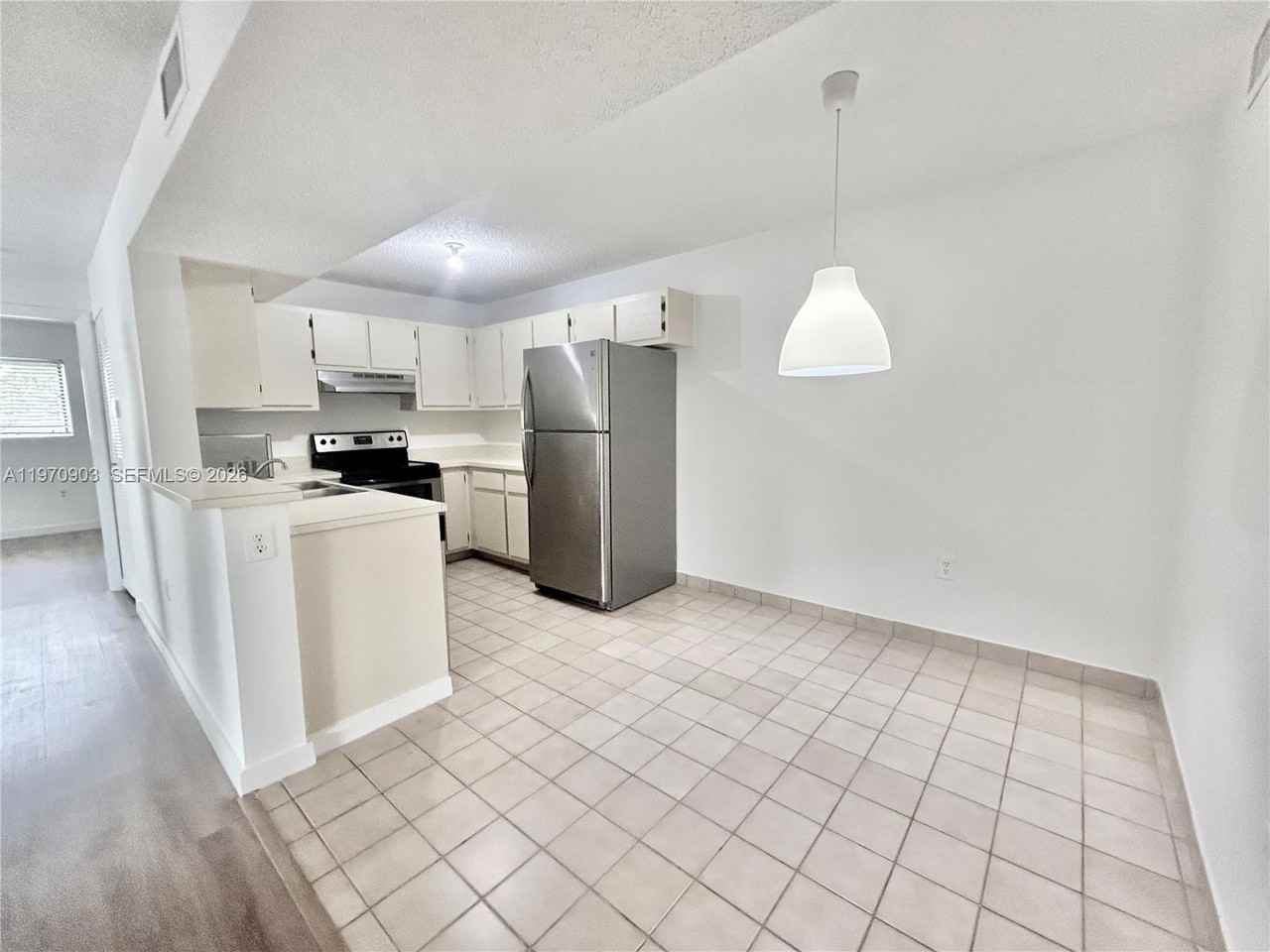 400 Palm Cir W #201