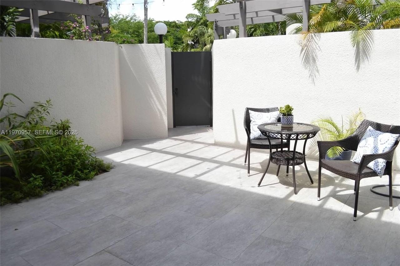 4708 Sw 67th Ave #L6 - Photo 3 of 13