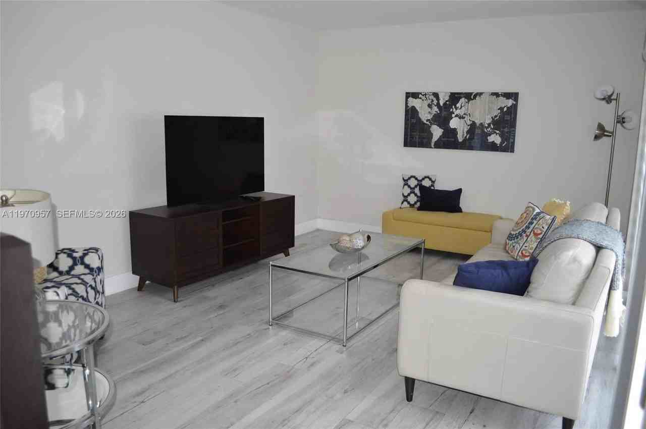 4708 Sw 67th Ave #L6 - Photo 4 of 13