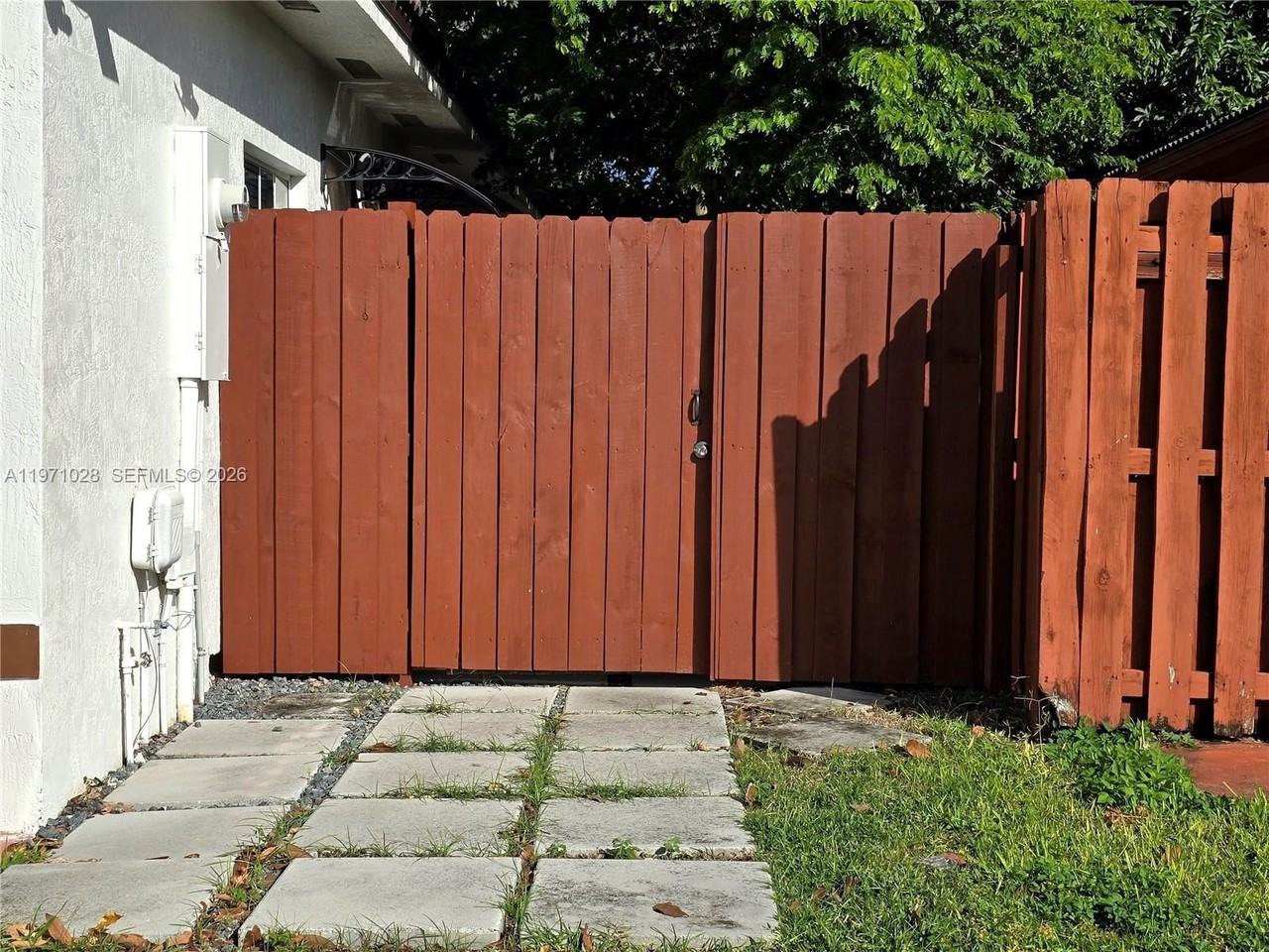 18255 Sw 145th Ave #BACK - Photo 2 of 9