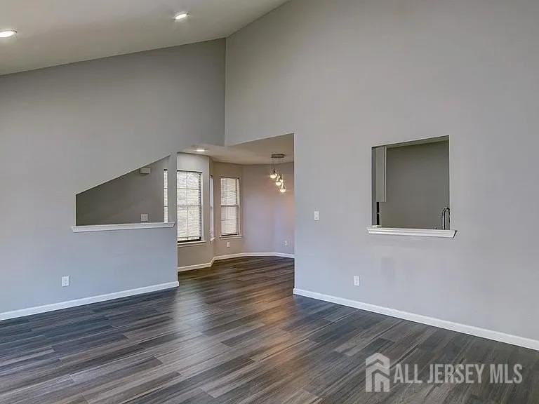 203 Sunshine Ct Court - Photo 6 of 19