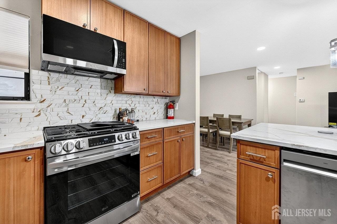 2406 Bayhead Dr - Photo 5 of 10